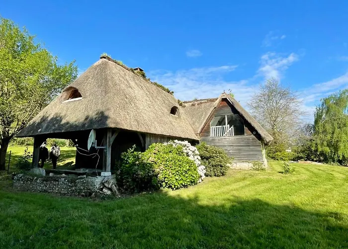 Holiday home Chaumiere 8p, 4ch, 2 Sde, Grand Jardin, Proche Honfleur Conteville (Eure)